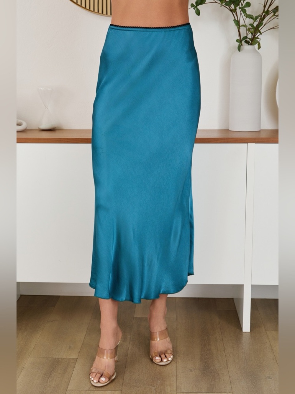 (9298/235110-COTT) SOLID ELASTIC LACE TRIM WAIST SILKY VISCOSE MAXI SKIRT - Picture 2 of 5